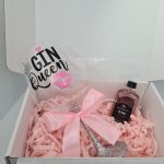 Darilni komplet: kozarec Gin Queen in gin