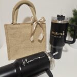Personaliziran termo lonček (Tumbler) 1200 ml – v darilni jutini vrečki