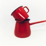 Emajl džezva rdeča: oblikuj po svoje