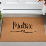 Personaliziran predpražnik kokosova vlakna: priimek in srček