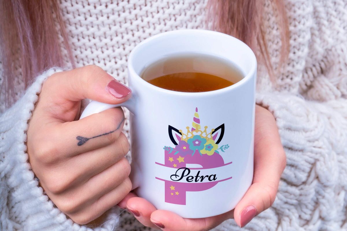 Skodelica unicorn inicialka – personalizirano ime - slika 2